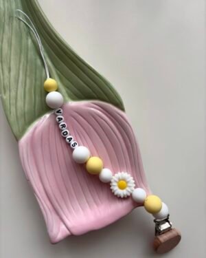 Vardinis čiulptuko laikiklis “Baby bloom” Mamuli